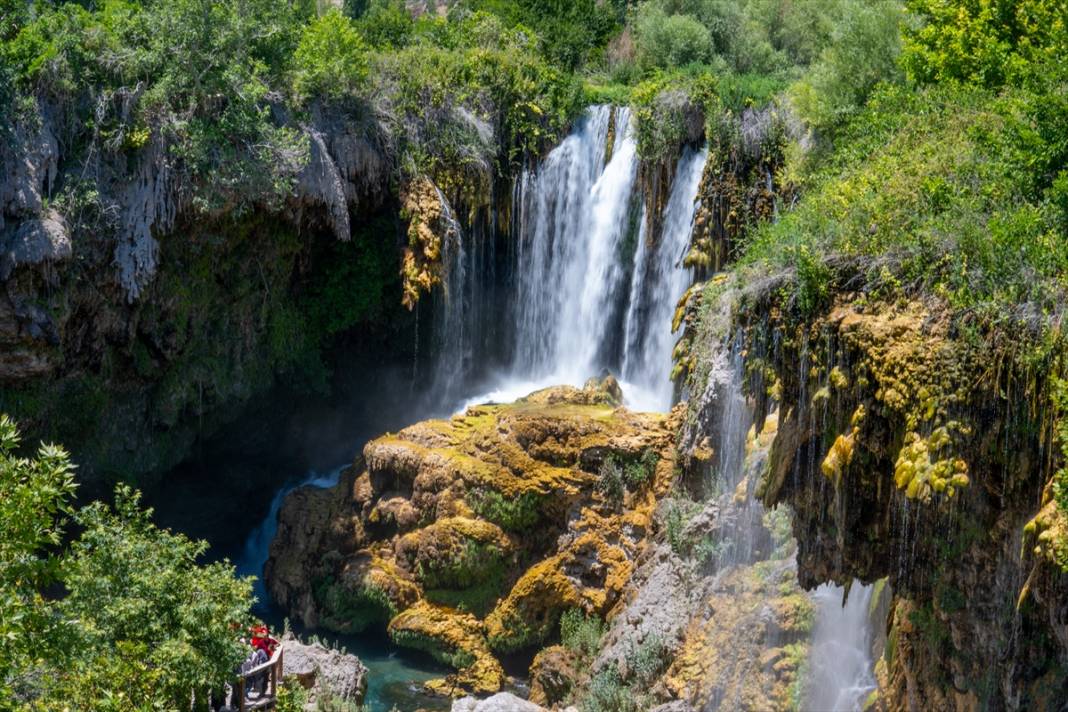 Yerköprü Şelalesi, Konya’da sıcaktan bunalanların mekanı oldu 11